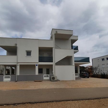 Apartments Matkovic Vir Bagian luar foto