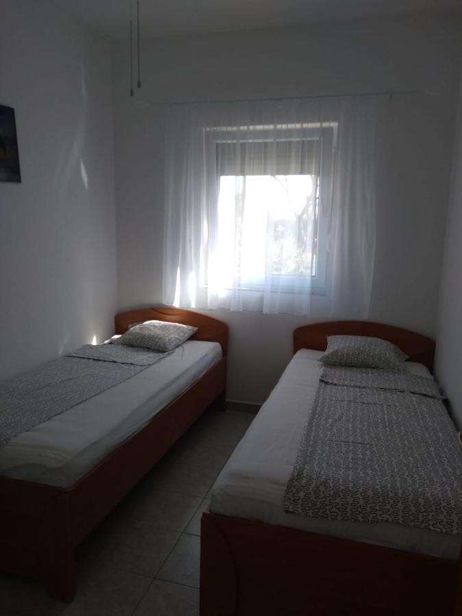 Apartments Matkovic Vir Bagian luar foto