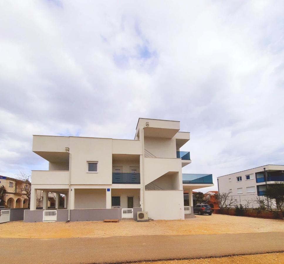 Apartments Matkovic Vir Bagian luar foto