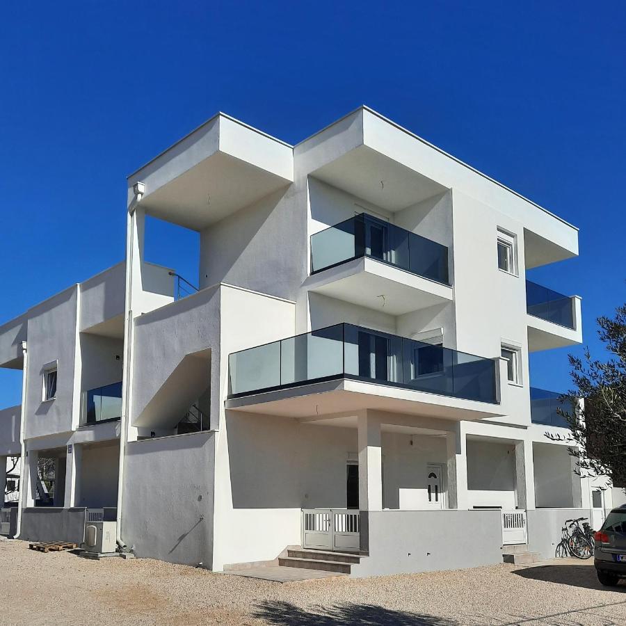 Apartments Matkovic Vir Bagian luar foto