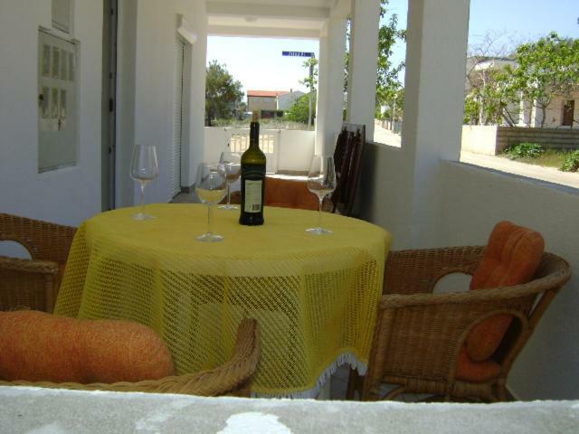 Apartments Matkovic Vir Bagian luar foto